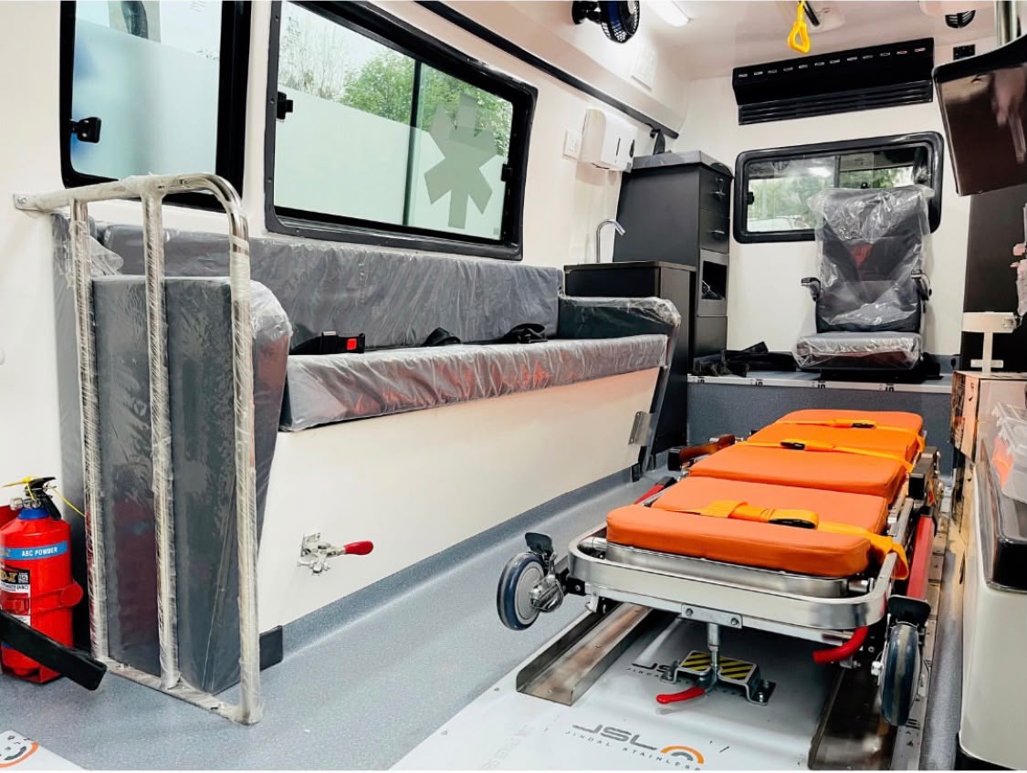 What Are the Signs That You Should Call an Ambulance Immediately?